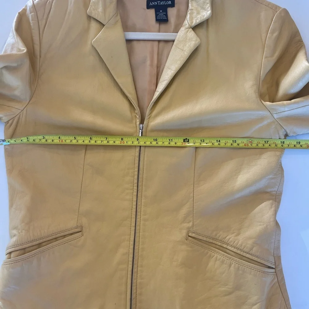 Ann Taylor 100% leather blazer style jacket Size M - Picture 2 of 4